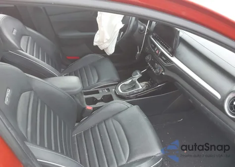 2023 Kia Forte Gt-Line z USA, uszkodzony, nr VIN 3KPF54AD2PE527639